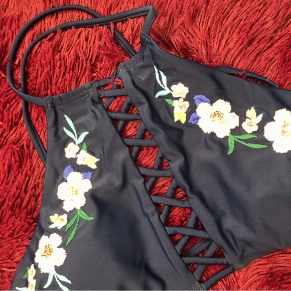 Hollister® Be the Sunshine Navy Blue Embroidered  Floral Strappy Swim Top S - Picture 1 of 11